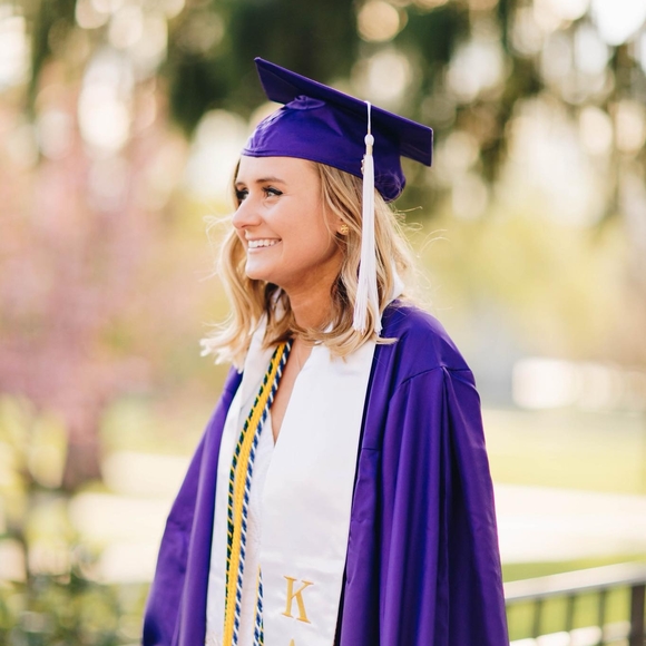 Meet your Posher, Katie - Picture 2 of 3